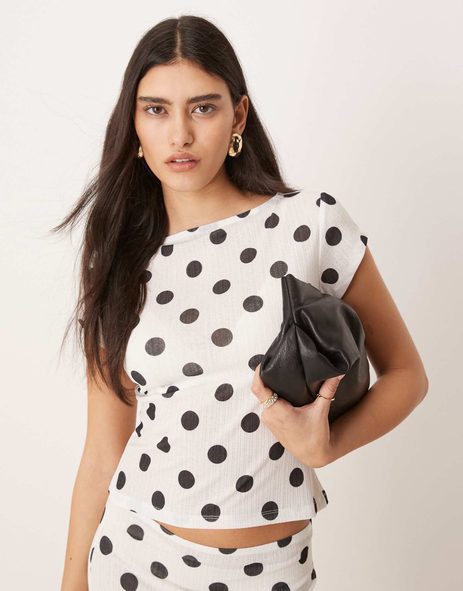 Топ ASOS DESIGN с сухой ручкой в горошек и разрезом в виде ребер белого цвета
