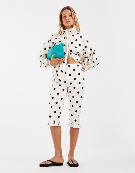 ASOS DESIGN - Polkaprikkede capri-bukser med flæser - Del af sæt - view 1