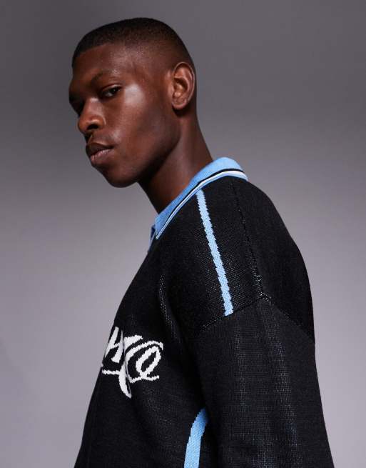 ASOS DESIGN - Polo a maniche lunghe in maglia comoda nera con grafica sportiva, 4 di 5