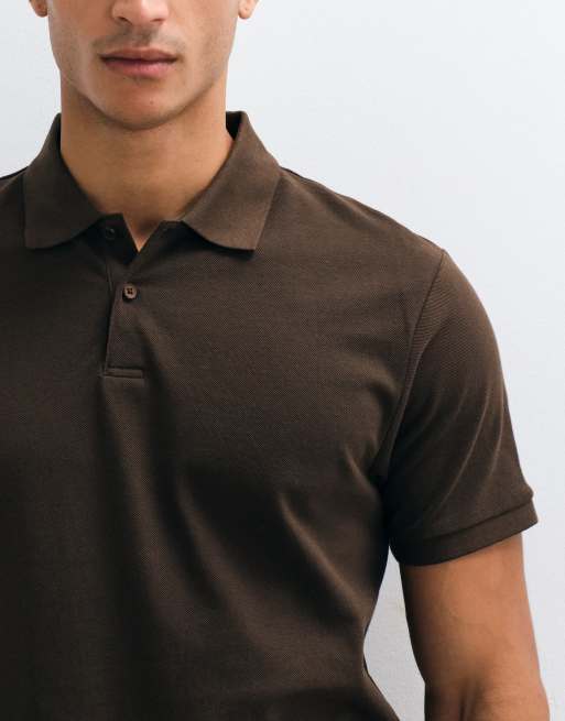 ASOS DESIGN - Polo basic regular fit in piqué marrone, 3 di 5