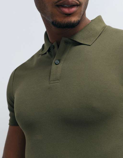 ASOS DESIGN - Polo caqui básico ajustado de piqué Essentials, 4 de 5