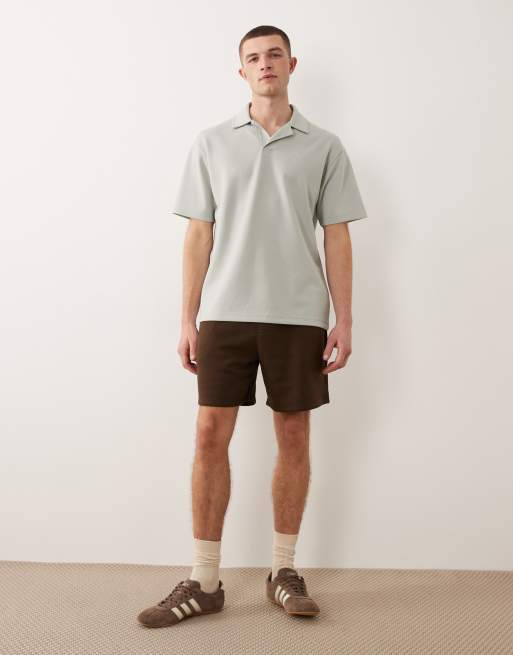 ASOS DESIGN - Polo comoda pesante verde medio con grafica sul petto, 3 di 5