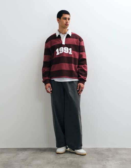 ASOS DESIGN - polo de rugby holgado con raya tonal y aplique en burdeos, 3 de 5