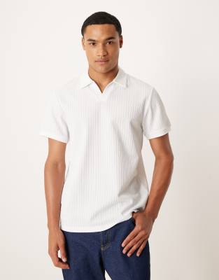 polo in blue and off white stripe