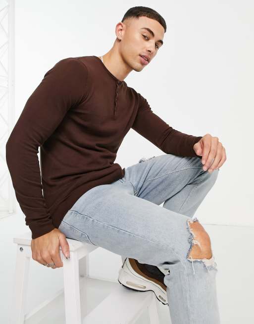 ASOS DESIGN - Polo in maglia di cotone marrone con collo serafino
