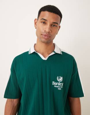 ASOS DESIGN - Polo oversize avec imprimé sport sur le devant - Vert - view 1