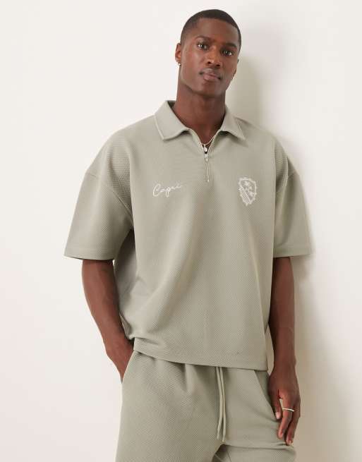 ASOS DESIGN - Polo oversize coupe carrée en tissu texturé épais 300 g/m² à épaules tombantes et broderie sur la poitrine - Kaki
