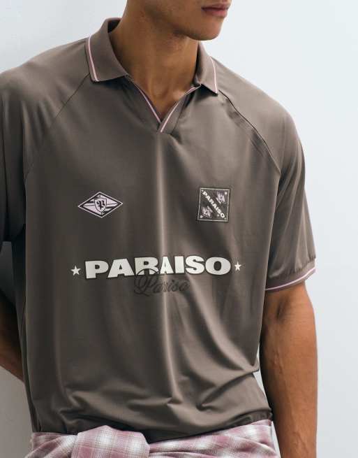 ASOS DESIGN - Polo oversize en tissu technique à motif football - Marron, 3 de 5