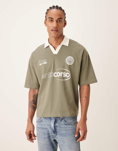 ASOS DESIGN - Polo oversize squadrata verde oliva con grafica calcistica - view 1