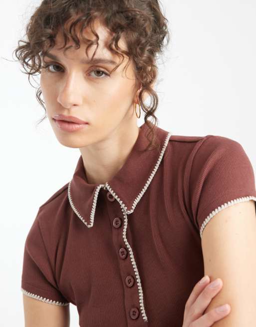 ASOS DESIGN - Polo ristretta color cioccolato con impunture, 3 di 4