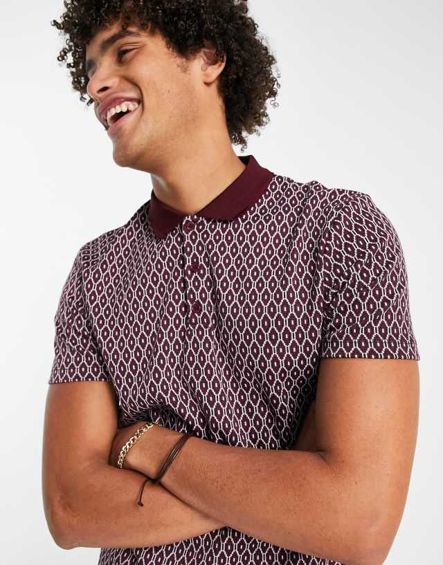 ASOS DESIGN - polo t-shirt in geometric texture in burgundy