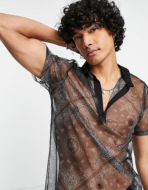  polo t-shirt in pattern mesh with deep v neck in black recycled polyester 