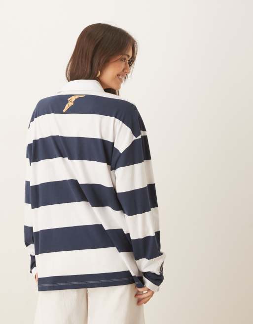 ASOS DESIGN - Polo unisexe oversize à manches longues et imprimé Goodyear - Bandes bleues et blanches, 3 de 4