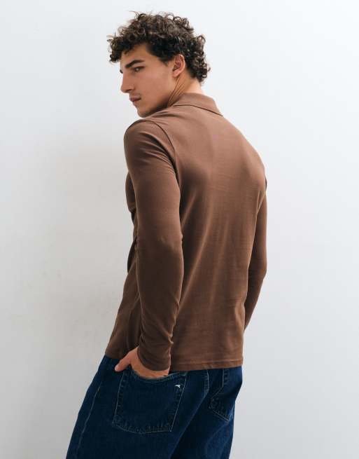 ASOS DESIGN polo z długim rękawem z piki w kolorze brązowym, 3 z 10