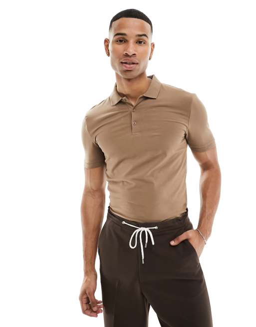 ASOS DESIGN – Polohemd mit körperbetontem Schnitt in Braun