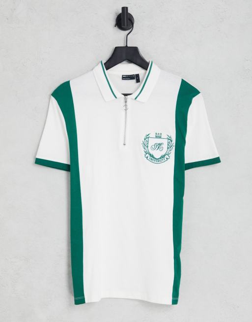 ASOS DESIGN - Poloshirt in wit met groene kleurvlakken en print op de voorkant - MGREEN