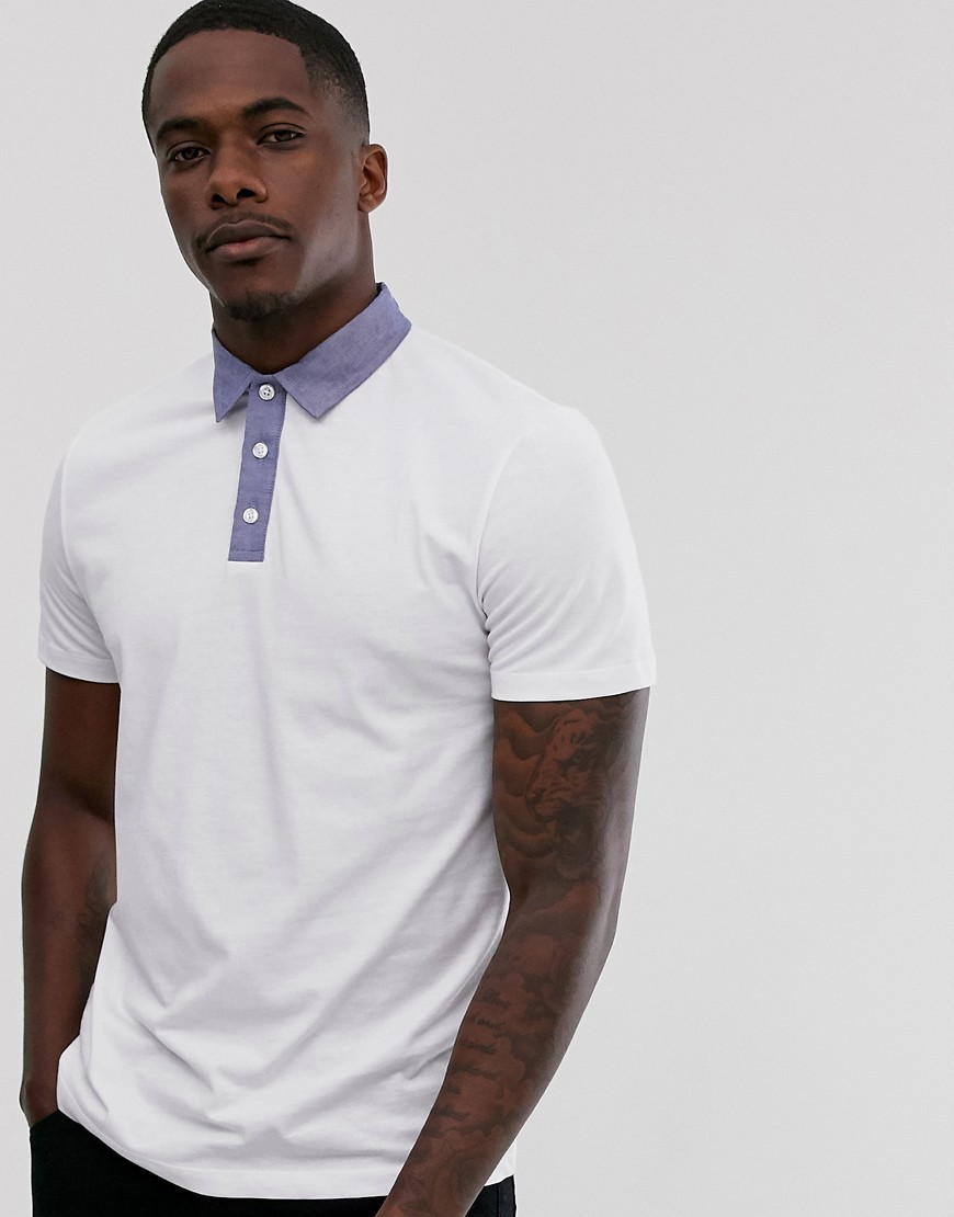 ASOS DESIGN - Poloshirt met chambray kraag in wit