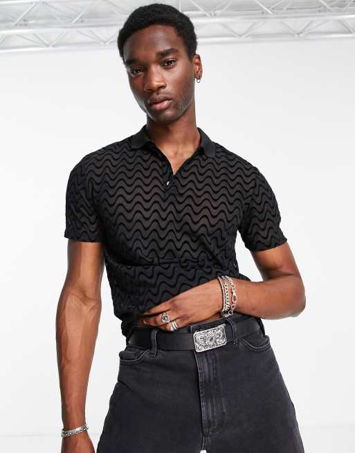 ASOS DESIGN - Poloshirt van mesh met gevlokte wervelprint in zwart 