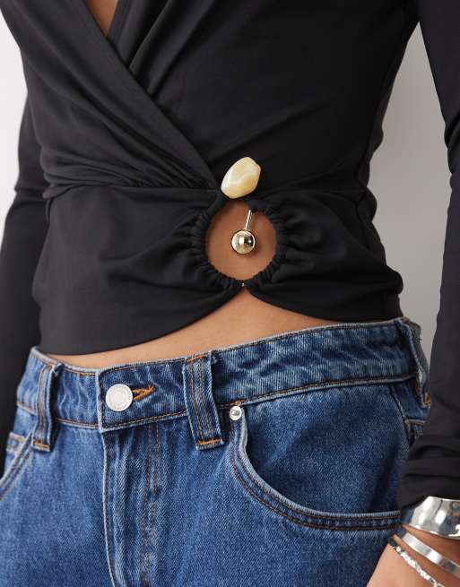 ASOS DESIGN polyamid slå om-top med hardware i sort, 3 af 4