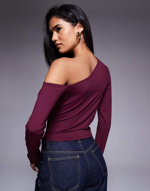 ASOS DESIGN polyamide slinky one shoulder draped asymmetric top in berry, 4 of 4