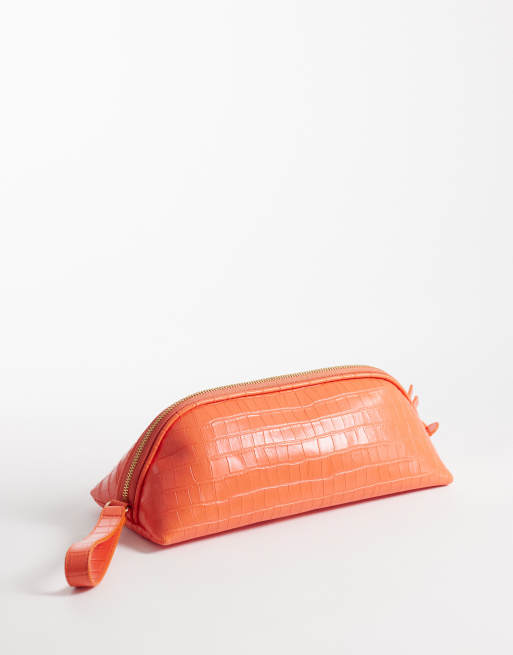 ASOS DESIGN – Pomarańczowa kopertówka ze wzorem skóry krokodyla, 4 z 4