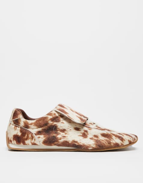 ASOS DESIGN – Ponnyhårsmönstrade sneakers i retrostil med oversize-plös - view 1