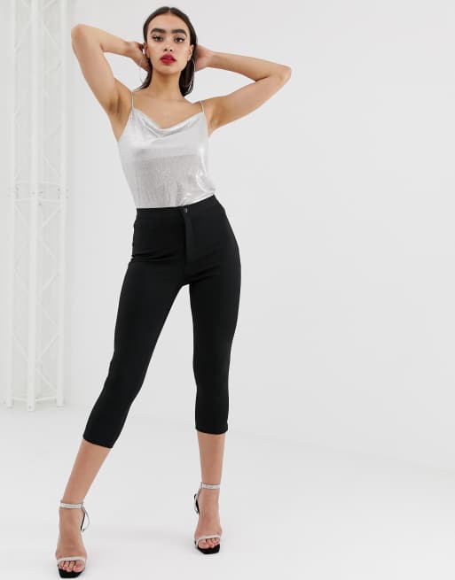 High waisted three store quarter length trousers