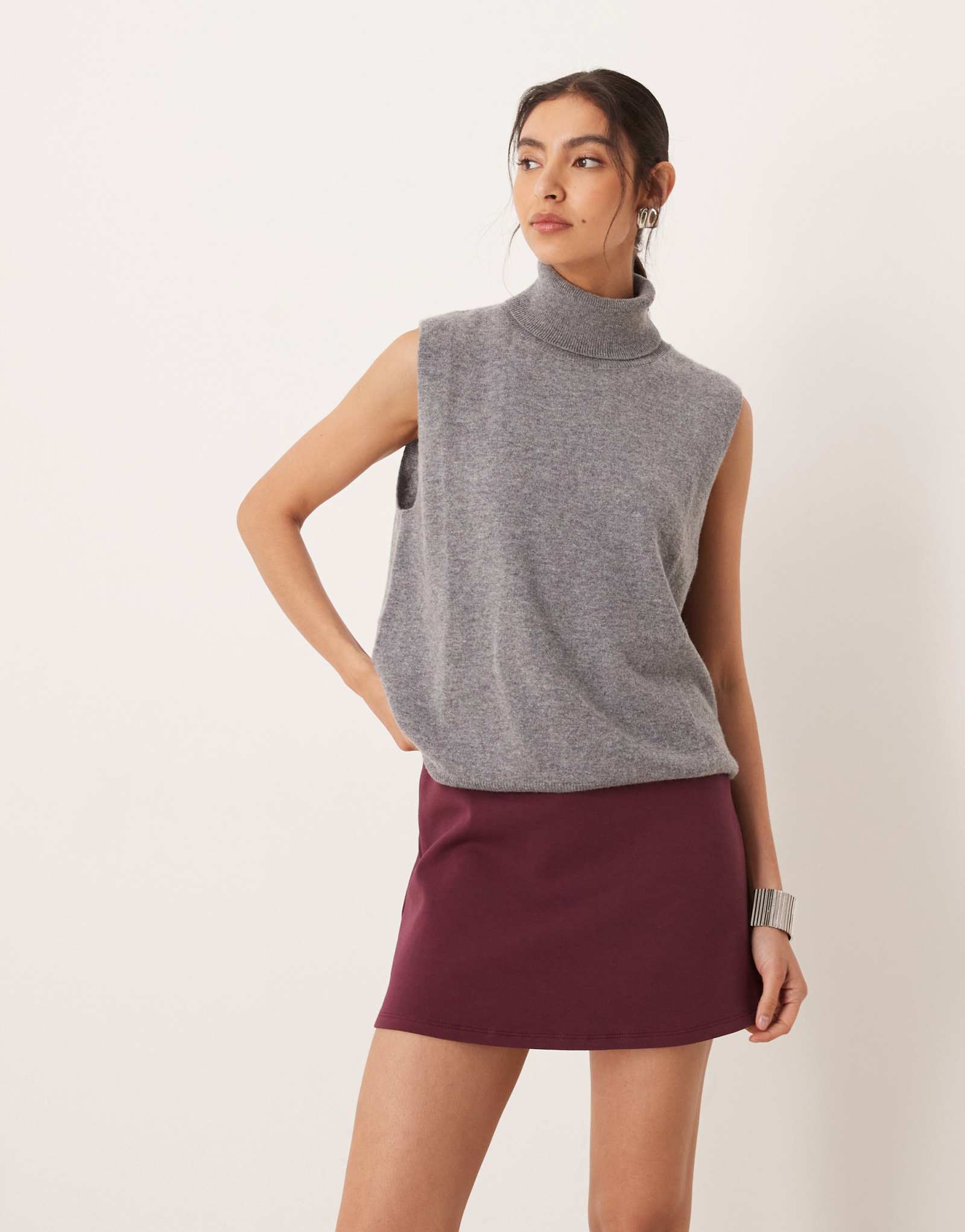 ДИЗАЙНЕРСКИЕ шорты ponte micro skort от ASOS в ягодном цвете - часть комплекта