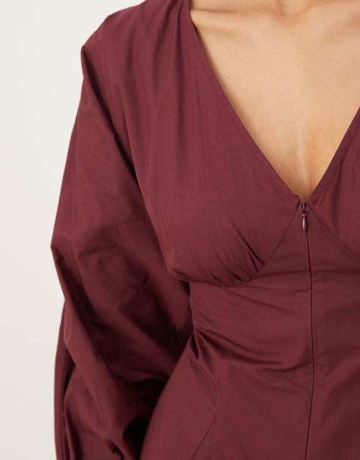 ASOS DESIGN - Popeline maxi-jurk met lange mouwen en V-hals in bordeauxrood, 2 van 4