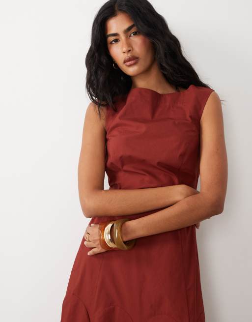 ASOS DESIGN – Popeline-Maxikleid in dunklem Rostrot mit eckigem Ausschnitt, tiefer Taille und Godet-Details, 2 von 4