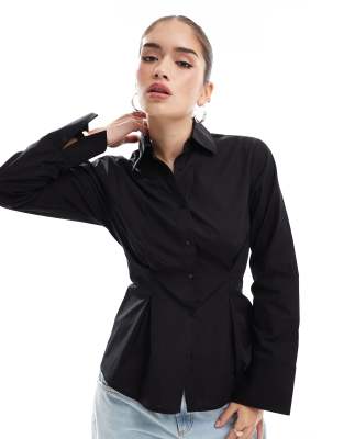 poplin cinch waist shirt in black