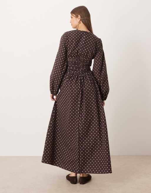 ASOS DESIGN poplin crew neck maxi dress with ruched waist and volume sleeve in chocolate micro spot, 4 of 4