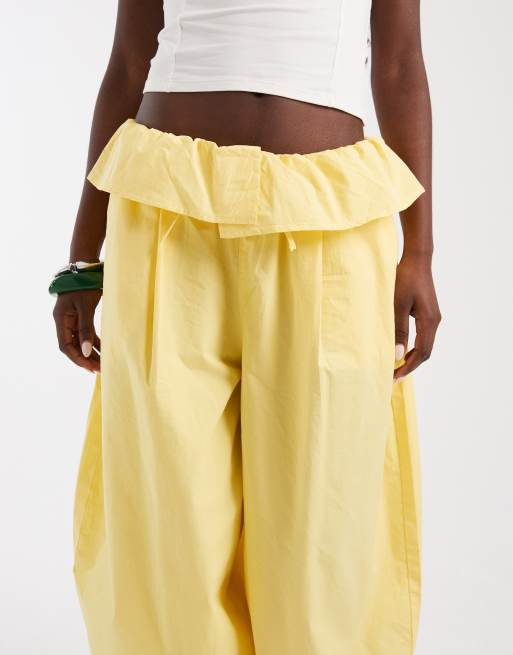 ASOS DESIGN poplin fold over pleated wide leg trouser in buttermilk, 3 of 5