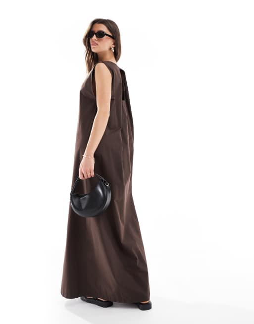 ASOS DESIGN - Poplin maxi jurk met A-lijn en geplooide achterkant in chocoladebruin, 3 van 4