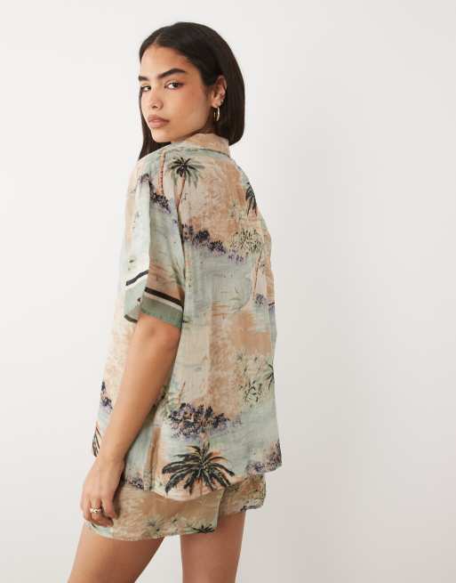 ASOS DESIGN – Poppy – Vykortsmönstrad strandskjorta i skir bomull och extra stora coverups, 3 av 4