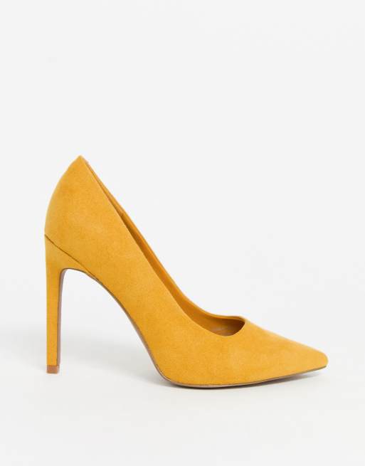 Mustard pointed sales toe heels