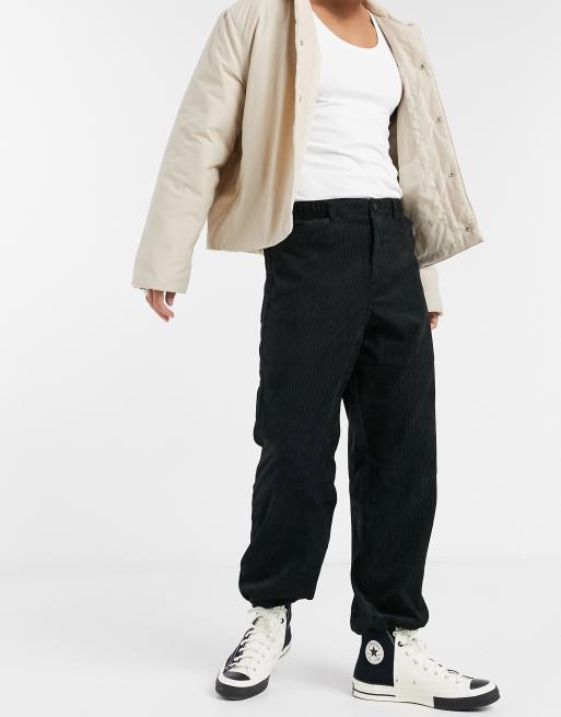 ASOS DESIGN - Posede bukser i sort fløjl