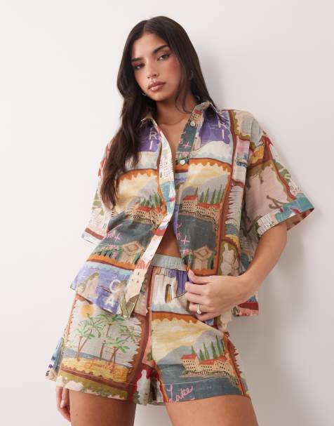 ASOS DESIGN - Posey Positano - Doorschijnend strand-resortoverhemd met ansichtkaartenprint - view 1