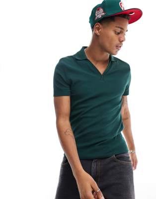ASOS DESIGN – Prążkowana koszulka polo o kroju podkreślającym sylwetkę
