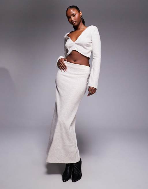 ASOS DESIGN – Szczotkowany prążkowany zestaw: krótki top z dekoltem w szpic i spódnica maxi, 2 z 3