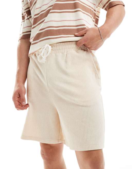 ASOS DESIGN – Prążkowane welurowe szorty oversize w kolorze złamanej bieli