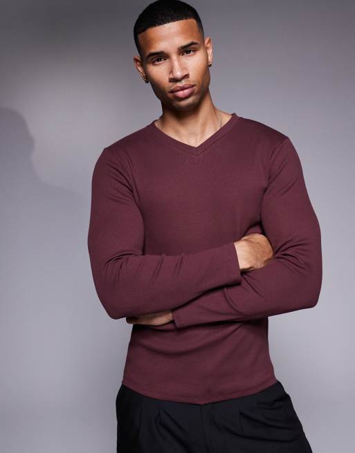 ASOS DESIGN – Prążkowany brązowy T-shirt o kroju podkreślającym sylwetkę z długim rękawem i dekoltem w szpic