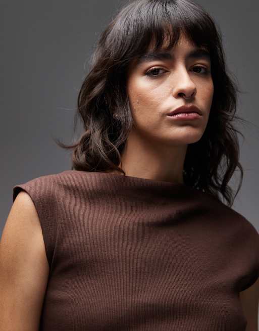 ASOS DESIGN – Prążkowany brązowy top z prostym dekoltem, 2 z 4
