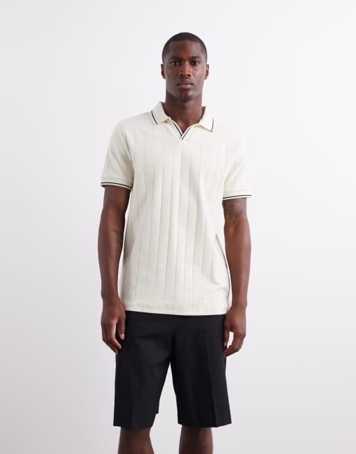ASOS DESIGN – Prążkowany kremowy T-shirt w szerokie prążki z kołnierzykiem polo i dekoltem w szpic