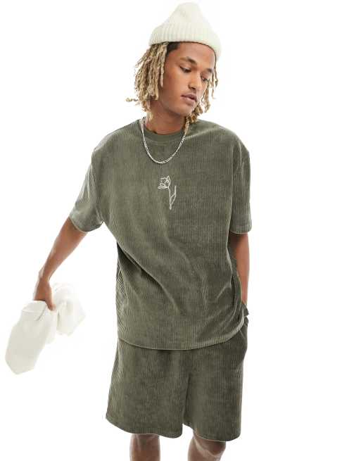 ASOS DESIGN – Prążkowany welurowy T-shirt oversize w kolorze khaki z wyhaftowaną różą, część zestawu