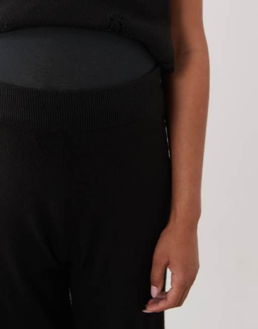ASOS DESIGN Premamá conjunto de pantalón de punto compacto con ribete de encaje en negro, 5 de 5