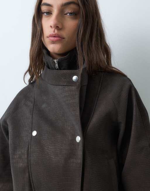 ASOS DESIGN premium bomberjakke i krokopræget PU i chokolade, 2 af 5