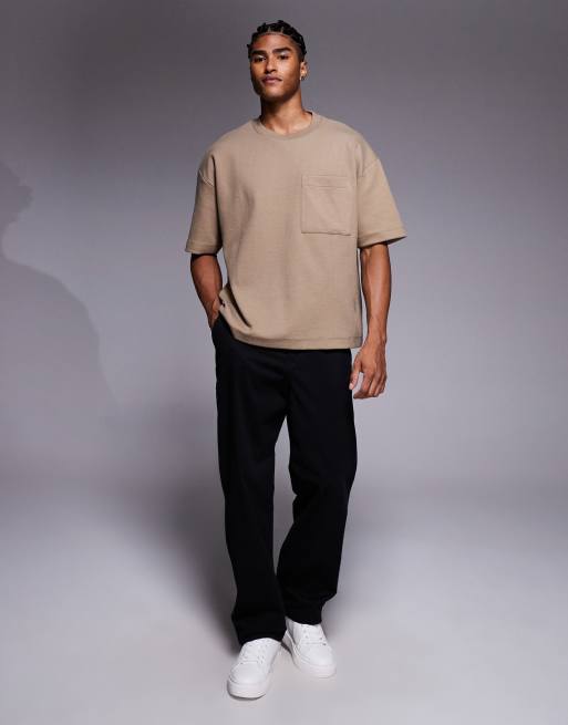 ASOS DESIGN – Premium – Brun, texturerad t-shirt i oversize med boxig passform, kontraster och ficka, 2 av 5