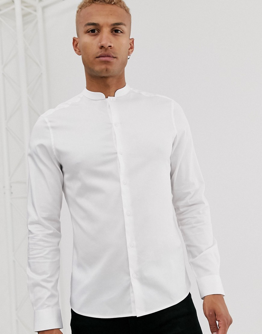 ASOS DESIGN Premium - Camicia sliim in rasatello bianco con colletto alla coreana