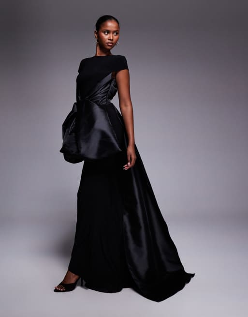 ASOS DESIGN – Premium – Czarna sukienka maxi z kontrastową satynową kokardą z przodu i trenem